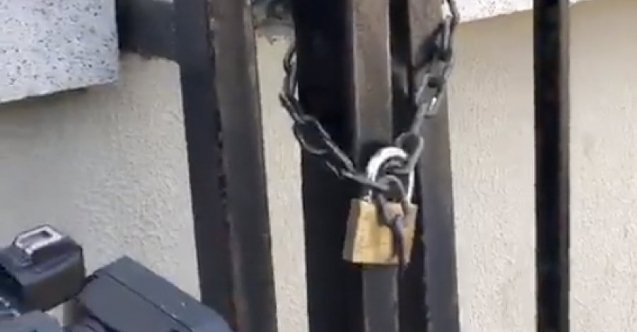 Profesorfacia's tweet photo. Hangi çılgın bana zincir vuracakmış?
Şaşarım..! https://t.co/xG149zUuLR