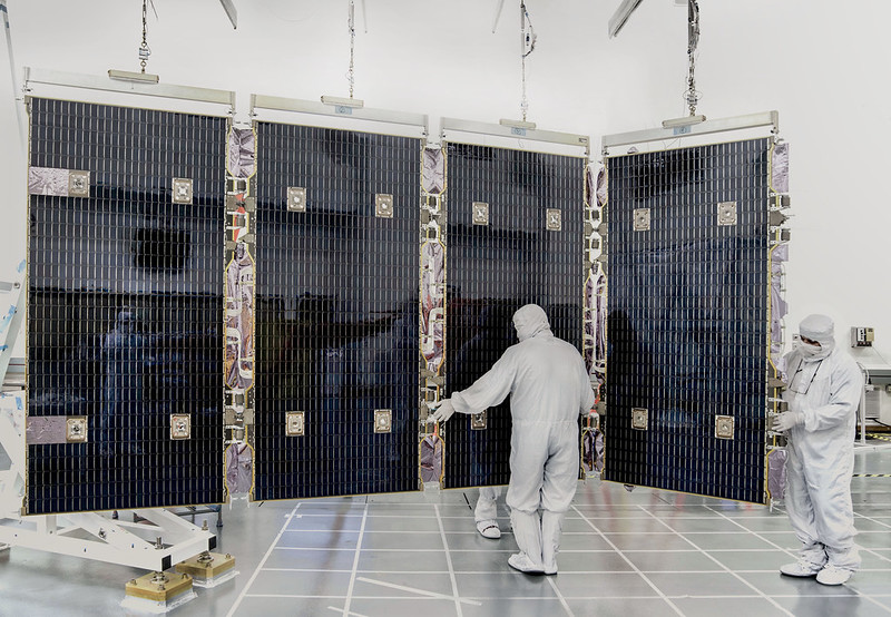 NASA_STI's tweet photo. #TBT to May 2020 when @NASAWebb's solar array underwent deployment testing at @northropgrumman. See research on the solar array in the STI Repository! https://t.co/Eij8nugMzc #NASAMissionGo #UnfoldTheUniverse https://t.co/Uowf2y7cU3