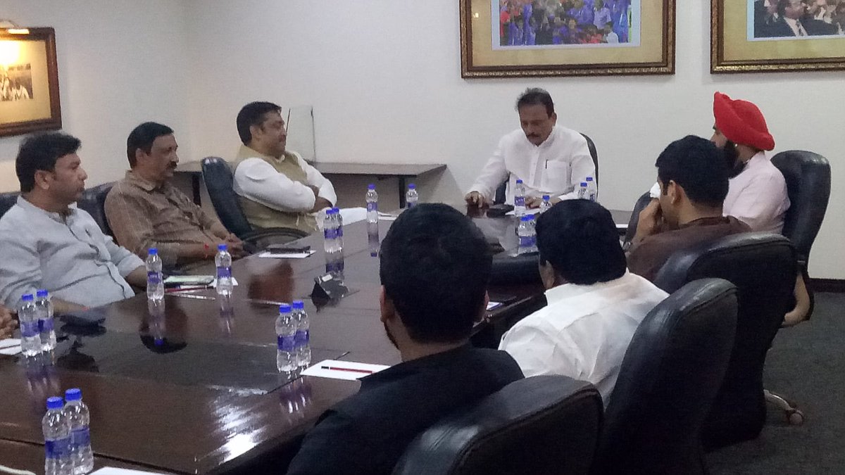 bhushankpatil12's tweet photo. Glimpses of our meeting with @INCSCDept Chairman Shri @RajeshLilothia along with @INCMumbai President Shri @BhaiJagtap1 , Working President Shri @Charanssapra &amp; my colleague Shri @AdvSandesh1 https://t.co/vWXUYISrOW