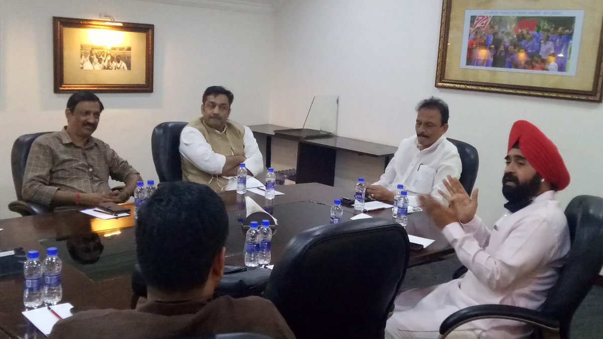 bhushankpatil12's tweet photo. Glimpses of our meeting with @INCSCDept Chairman Shri @RajeshLilothia along with @INCMumbai President Shri @BhaiJagtap1 , Working President Shri @Charanssapra &amp; my colleague Shri @AdvSandesh1 https://t.co/vWXUYISrOW