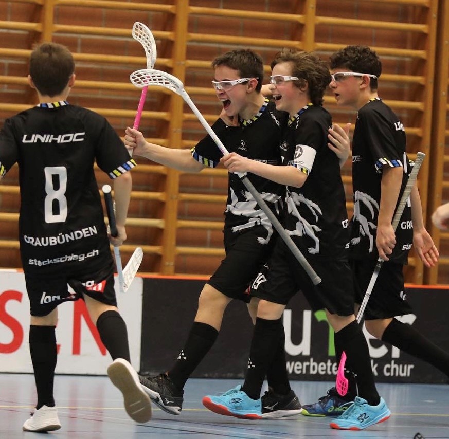 buvch's tweet photo. U13: mit erster Saison-Hälfte happy: 
Die U13 Bündner Auswahl blickt auf eine lehrreiche erste Saison-Hälfte 2021/22 zurück. Trotz Pandemie konnten alle geplanten Termine du... - https://t.co/PKMUriwVBb https://t.co/J0oP1Fs36H