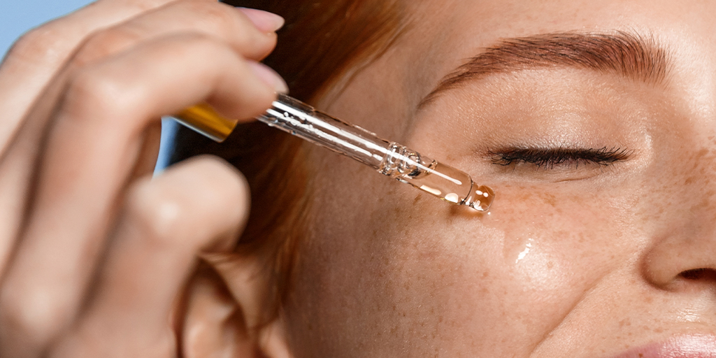 Stocksmetic's tweet photo. Retinol is a well-known compound that fights skin aging but do we really know how it works and all of its functionalities? Read our latest blog now to learn more!
https://t.co/JMAxMEZFCi https://t.co/ln4cB4HfC0