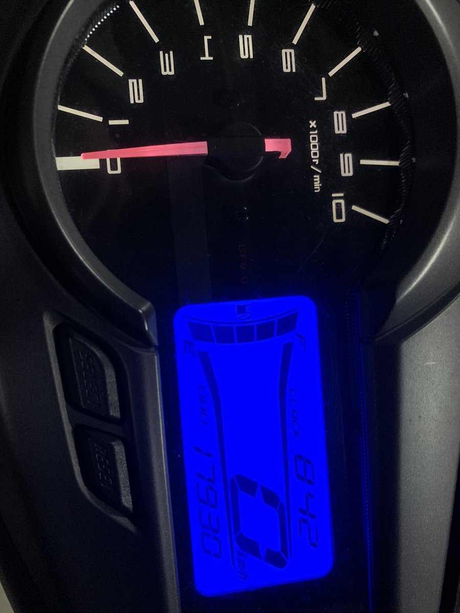 DfniVd's tweet photo. 大阪からシグナス4型売ります。
15万円。走行距離17390km。
不具合、ウインカー左割れ、外装左側だけ傷があります。
3枚目の通りです
それ以外は問題なしです。
一昨日オイル交換しました。
個人売買なのでノークレームノーリターン。
現車確認よろしくお願い致します。
気軽にお問い合わせください。 https://t.co/09ipGF6pMX