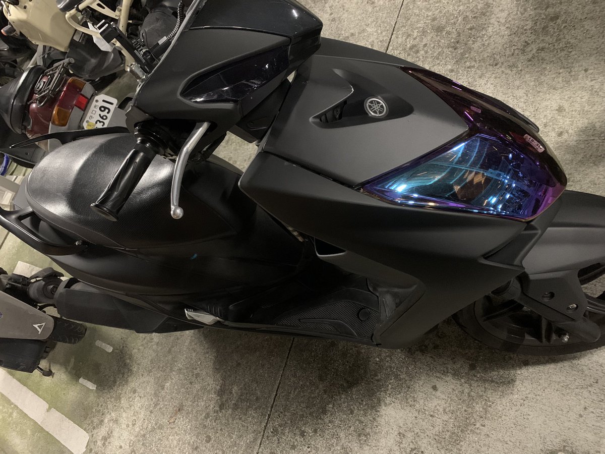 DfniVd's tweet photo. 大阪からシグナス4型売ります。
15万円。走行距離17390km。
不具合、ウインカー左割れ、外装左側だけ傷があります。
3枚目の通りです
それ以外は問題なしです。
一昨日オイル交換しました。
個人売買なのでノークレームノーリターン。
現車確認よろしくお願い致します。
気軽にお問い合わせください。 https://t.co/09ipGF6pMX