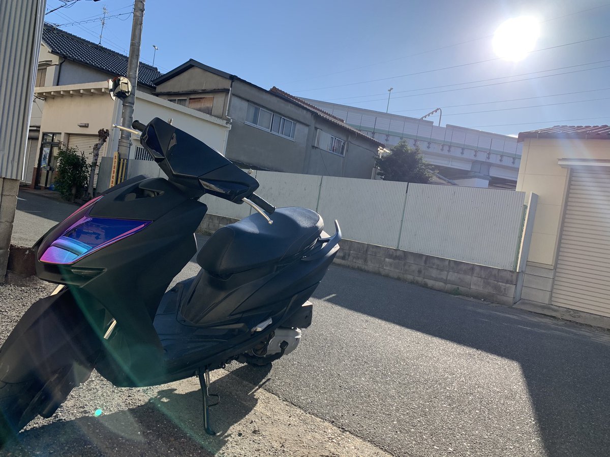 DfniVd's tweet photo. 大阪からシグナス4型売ります。
15万円。走行距離17390km。
不具合、ウインカー左割れ、外装左側だけ傷があります。
3枚目の通りです
それ以外は問題なしです。
一昨日オイル交換しました。
個人売買なのでノークレームノーリターン。
現車確認よろしくお願い致します。
気軽にお問い合わせください。 https://t.co/09ipGF6pMX