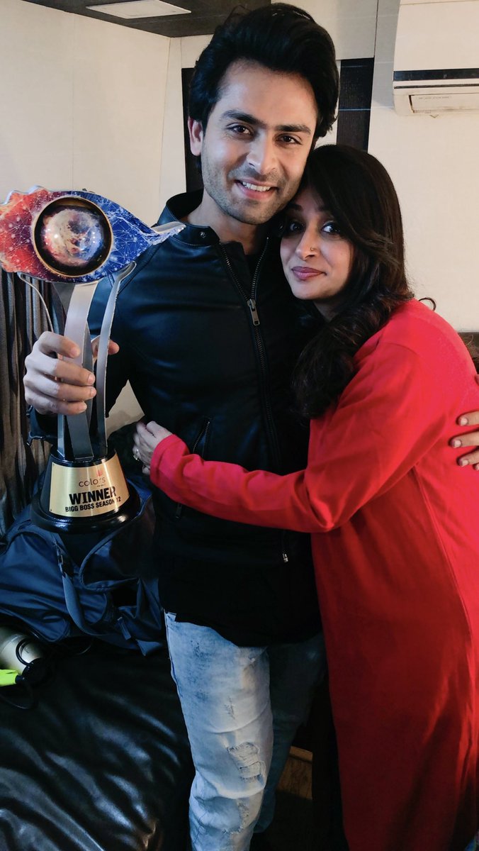 Shoaib_Ibrahim1's tweet photo. 3YRS BB12 WINNER DIPIKA https://t.co/jzgavAVrFf