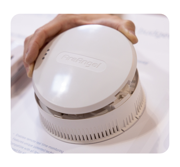 fireangelsafety's tweet photo. Looking for advice on how to install hardwire and wireless smoke alarms in a mixed system? We take a closer look at the 3 main ways to interlink FireAngel Specification smoke alarms: https://t.co/7PkZdAsbw7 #smokealarms #interlink #wireless #mixedsystem #firesafety #installation https://t.co/stXW08PIHu