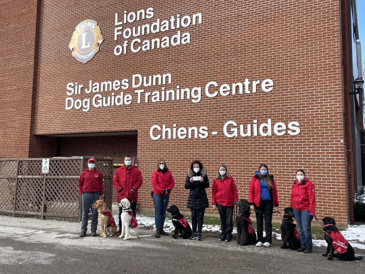 LFCDogGuides's tweet photo. #ThankYouThursday- We're incredibly grateful for an amazing donation from @LabattBreweries Better Together Foundation! They donated $25,000 that will go towards helping Canadians living with a medical or physical disability be matched with a #LFCDogGuide at no cost to them. https://t.co/YnlMFYrIQn