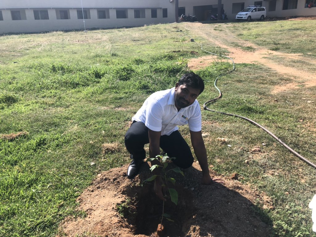 pnbalamurugan's tweet photo. Madurai gave us different opportunities.
Madurai Azhagar Koil PoigaiKaraiPatti #Zoho #ruraloffice houses as many trees now. All planted by our own employees. #2treepermonth https://t.co/KCj3XVtl2I