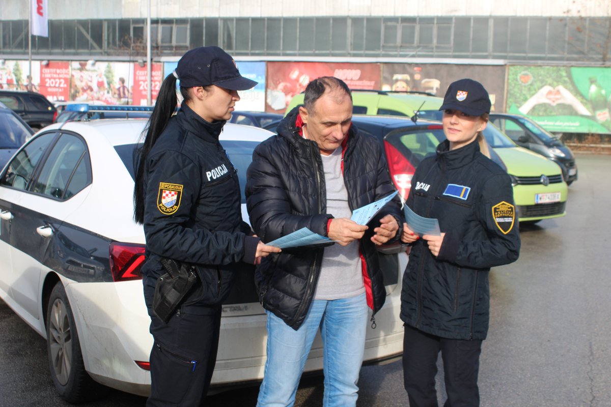 VedadPinjo's tweet photo. Citizens of OraΕ‘je and OdΕΎak wholeheartedly accepted the initiative of MoI Posavina Canton to conduct an awareness-raising campaign addressing celebratory shootings over the holidays, during the tenth event organized. Thanks to π©πͺπ¬π§πΈπͺπ«π·π³π±π³π΄&πͺπΊ #GunshotIsNotMusic #SALW #Roadmap https://t.co/IyXRxAR0Ya