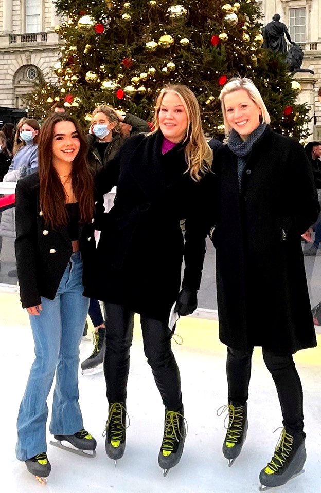 thekliniksalon's tweet image. Had a great Christmas party starting with a skate session @somersethouse ⛸⛸⛸⛸
Unfortunately Leyla and Angel could not join us due to Omicron. We missed you! ❤️❤️
#slipperyice #wetice #christmasparty #skatesession #somersethouse #hotchocolate #hotelchocolat