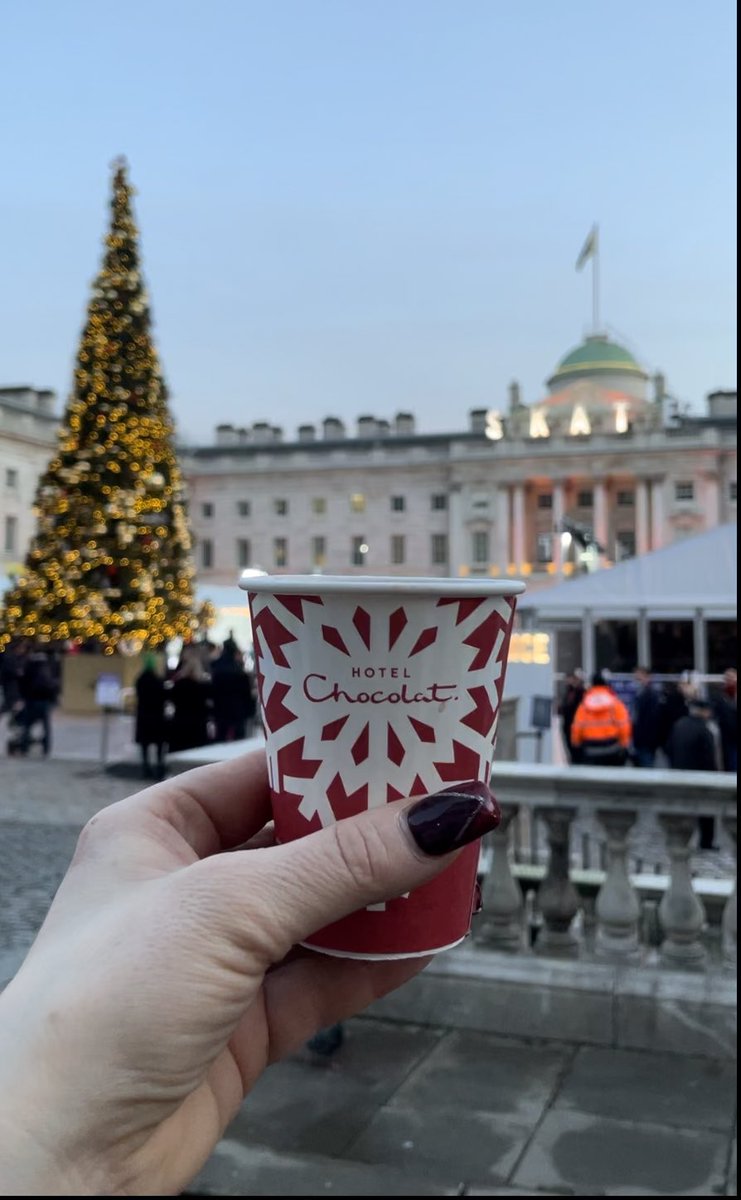 thekliniksalon's tweet image. Had a great Christmas party starting with a skate session @somersethouse ⛸⛸⛸⛸
Unfortunately Leyla and Angel could not join us due to Omicron. We missed you! ❤️❤️
#slipperyice #wetice #christmasparty #skatesession #somersethouse #hotchocolate #hotelchocolat