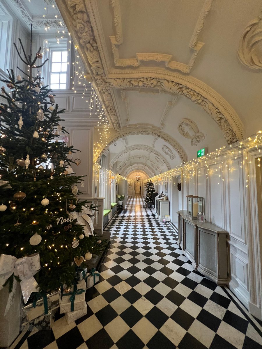 BHill_Hotel's tweet photo. Make it a New Year's Eve to remember and join us on the Hill for a swinging farewell to 2021. 

Snap up one our last spots for our 1920's New Years Eve Bash! To find out more and book visit - https://t.co/R9H6KQ7sF9

#Alexandermoments #barnetthill #newyearseve https://t.co/iNfNzcdCn2