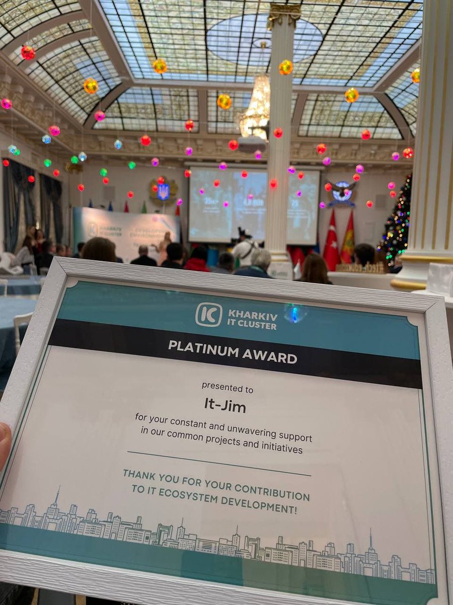 jimitjim's tweet photo. This is what a great end of the year looks like! ✨
Happy upcoming holidays, everyone! 🥳 See you in 2022! https://t.co/CwJM11jepk