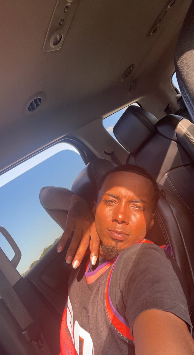 in case you didn’t know 👉🏽