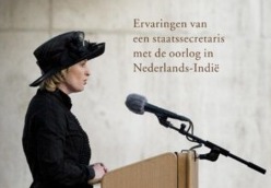 Menkedegroot's tweet image. #Backpay @IndischeKwestie @Martinbosma_pvv  Lees het werk van J. Bussemaker, nu voorzitter van commissie "Vergroten kennis over geschiedenis Nederlands-Indië"... Zij beval film De Oost aan. Geeft goed inzicht in haar kijk op waarschijnlijke uitkomst #Indieonderzoek.