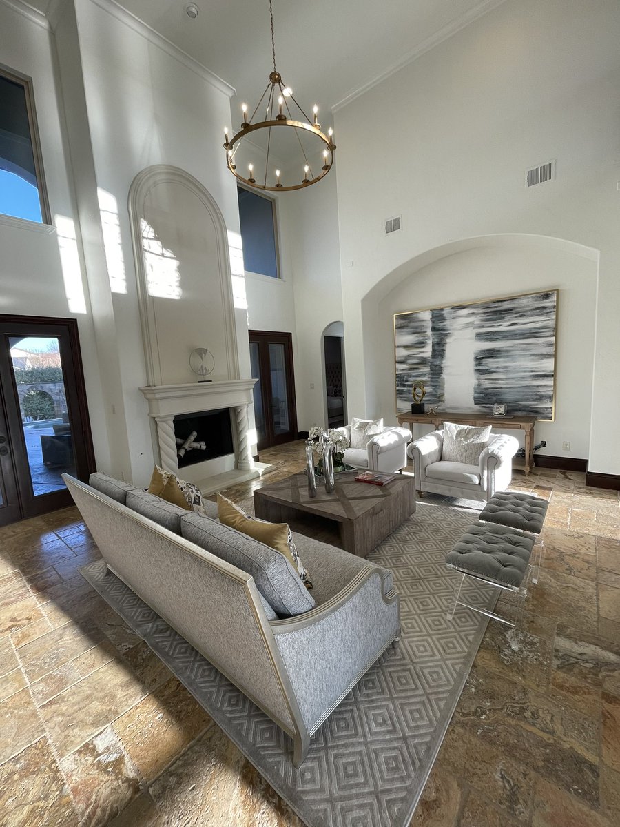 benwegmann's tweet photo. POV: You’re in your new home I just sold you https://t.co/Hk3jgtQE4I