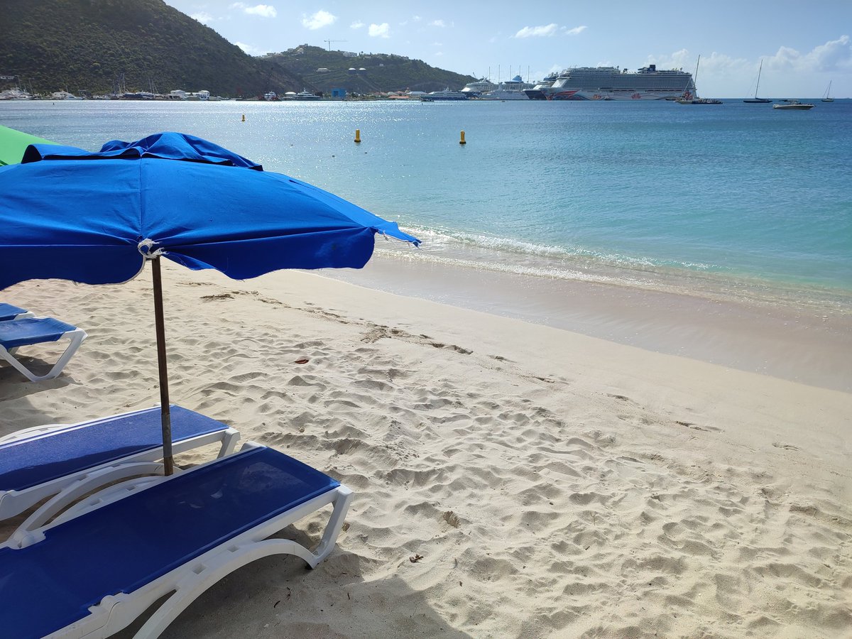 DMG7676's tweet photo. Busy today in St Maartin so headed to the beach
#marelladiscovery
#onlyfewdaysleft 😢 https://t.co/jFLcZjZdC5