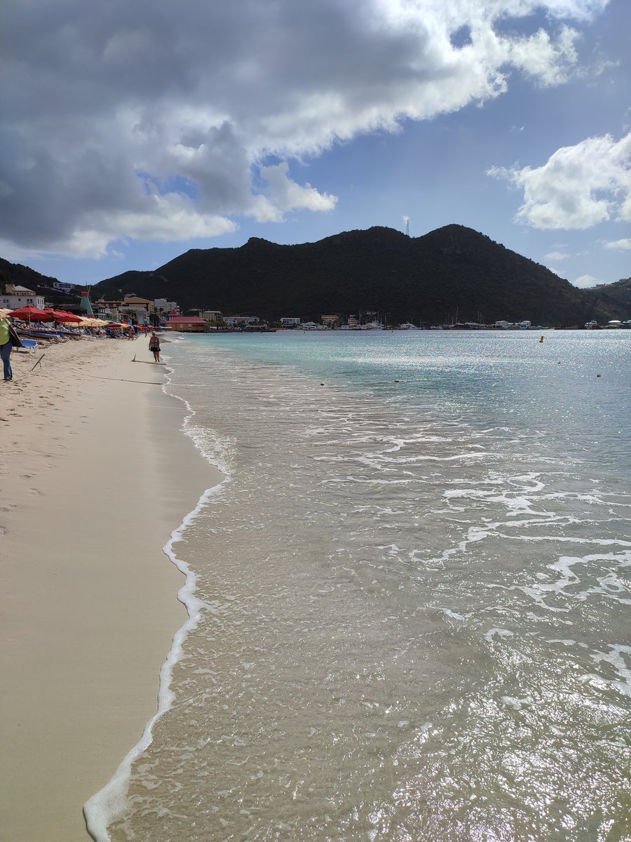 DMG7676's tweet photo. Busy today in St Maartin so headed to the beach
#marelladiscovery
#onlyfewdaysleft 😢 https://t.co/jFLcZjZdC5