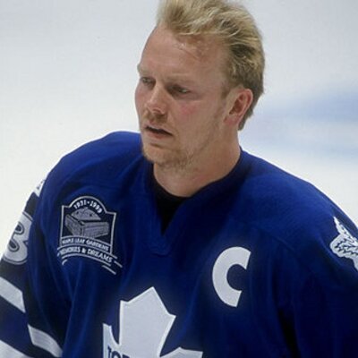 Jmac231012's tweet photo. The best Leaf ever?  HHOF member and Leafs Captain Mats Sundin..all-time points leader..Scored his 500th in overtime, short handed.  One of the strongest to play on the boards and in the corners.  #Leafsforever https://t.co/kVUqO4Nc6o