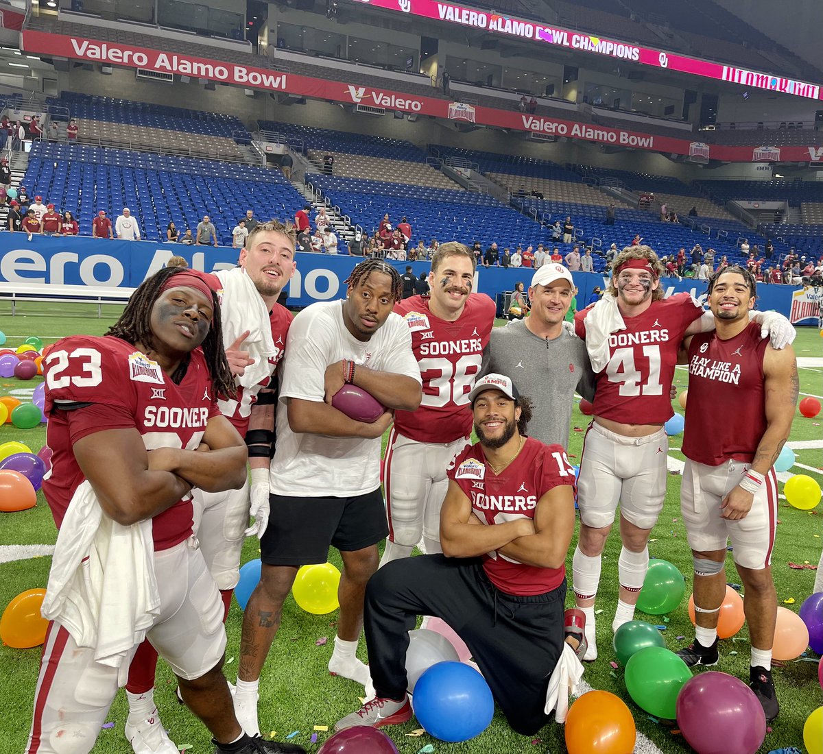 These are my guys. Each of them have a bright future ahead. So many great people in this program.
Very thankful for the last 3 years. It was an honor and privilege to be a Sooner.