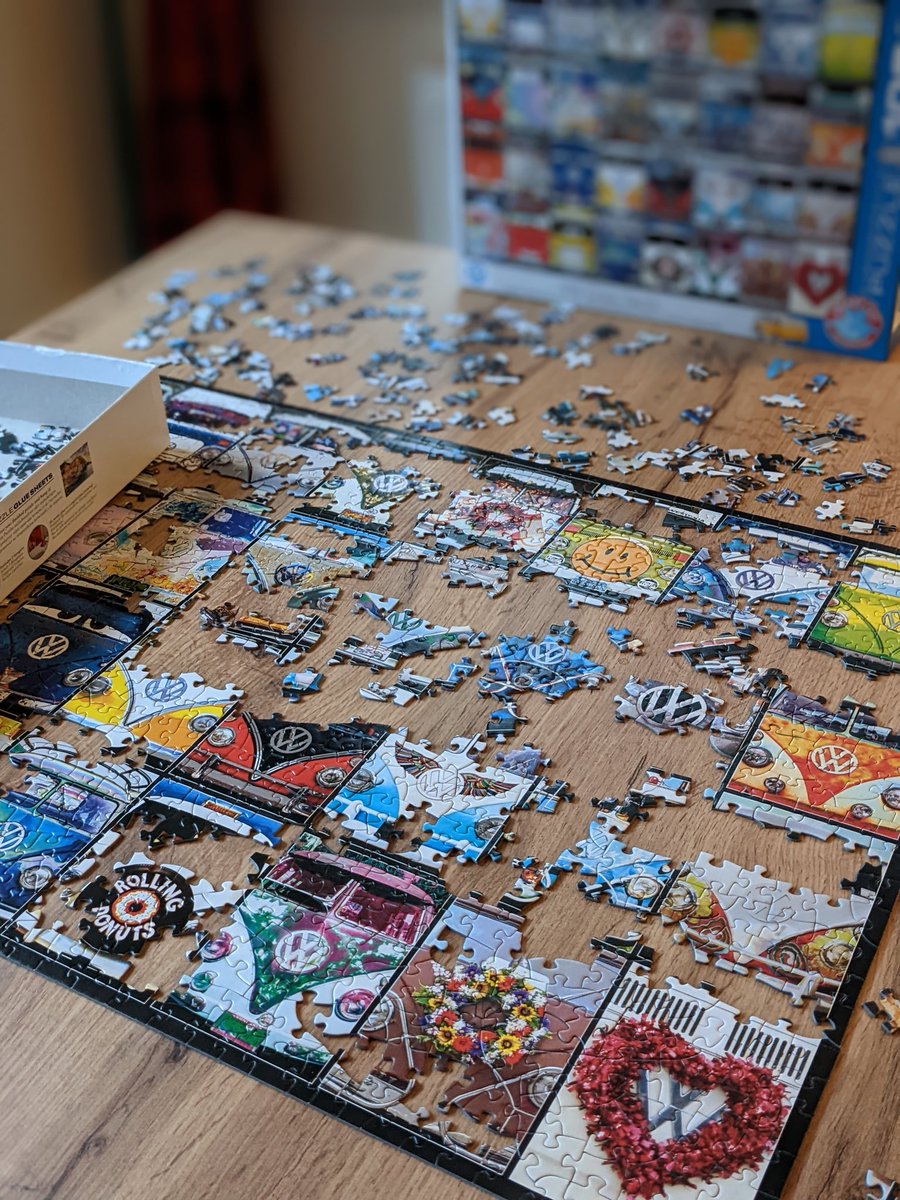 jennycarney's tweet photo. One of our #Inbetweenmas traditions is completing a 1,000 piece jigsaw. How about you? https://t.co/SA2f9SdAKV