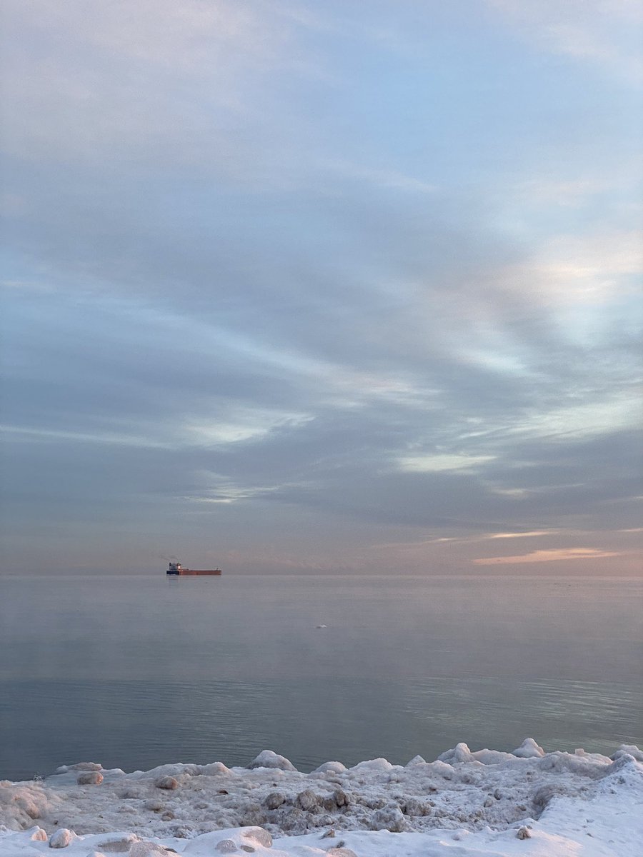 NicoledeB's tweet photo. Saw #americanintegrity #1000footer #greatlakesfreighter leaving the Twin Ports at sunrise. I imagine Iโll see her again on the Detroit River as she makes her way to her next load up #lakesuperior https://t.co/6W5bMqEz0v