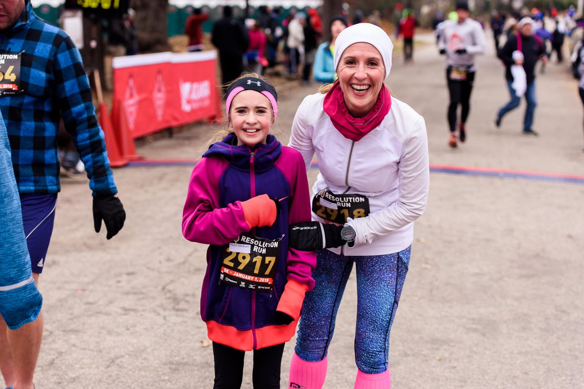 ATLtrackclub's tweet photo. What are we wearing for NYE? Our biggest smiles π€©
@MarathonFotoEPG will be at #ResolutionRun5K. Look for the cameras. Free photos will be sent to you within hours of your finish! πΈ
Volunteer: https://t.co/VdOqnw7RI0
Register: https://t.co/MLURdfNtPt https://t.co/PA8Ai39dSi