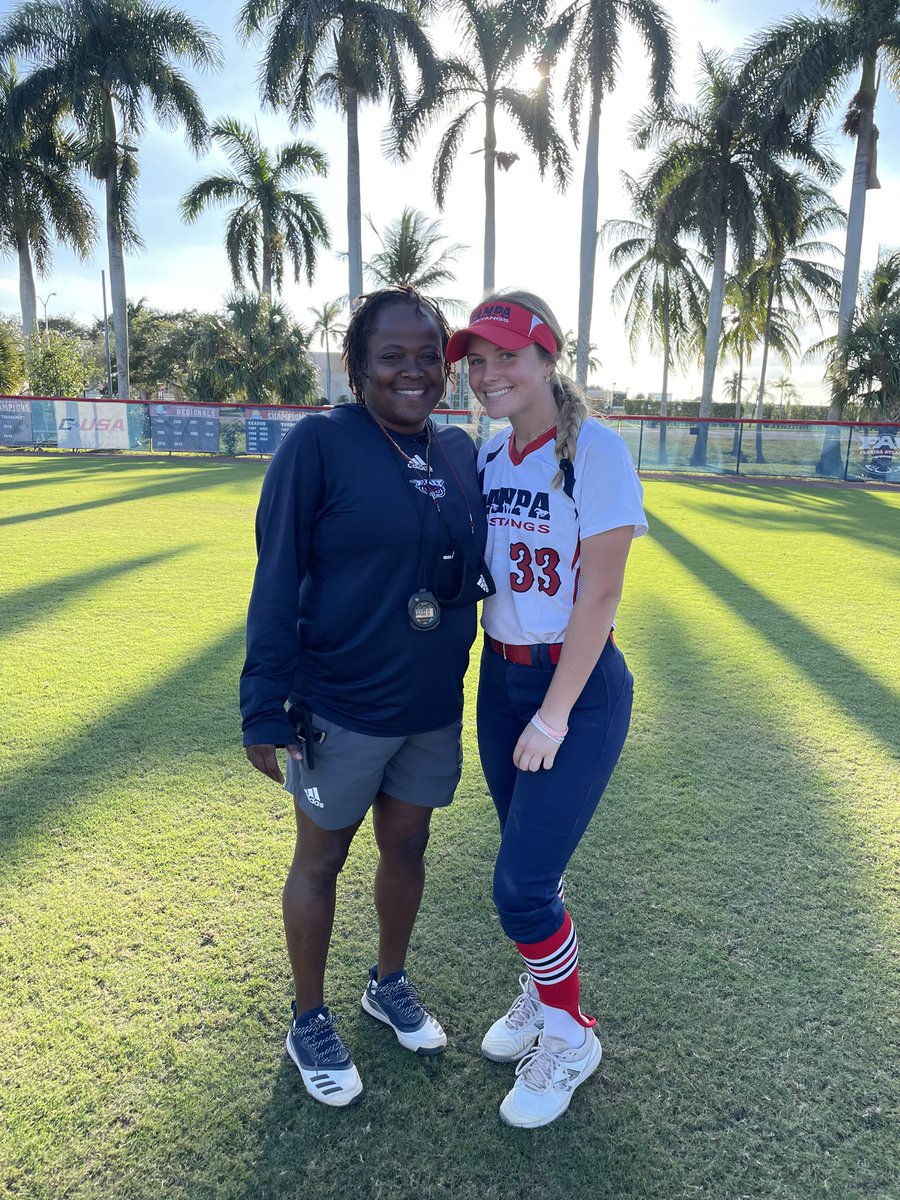 megan_loughren's tweet photo. I had a great 2 days at FAU Camp this week. Thank you Coach chan and @Troywhitt1 for an amazing camp! @FAUSoftball @NeptuneMustangs #WinningInParadise https://t.co/nhunQYMiHb