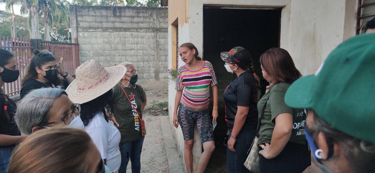 d_guzmanl's tweet photo. En la parroquia Libertad hay un pueblo cargado de amor y dispuesto junto @jaarreaza haremos la Revolución por la esperanza en #Barinas ... 
Seguimos casa a casa. 
@PartidoPSUV 
@dcabellor https://t.co/U1U6l9gAxA