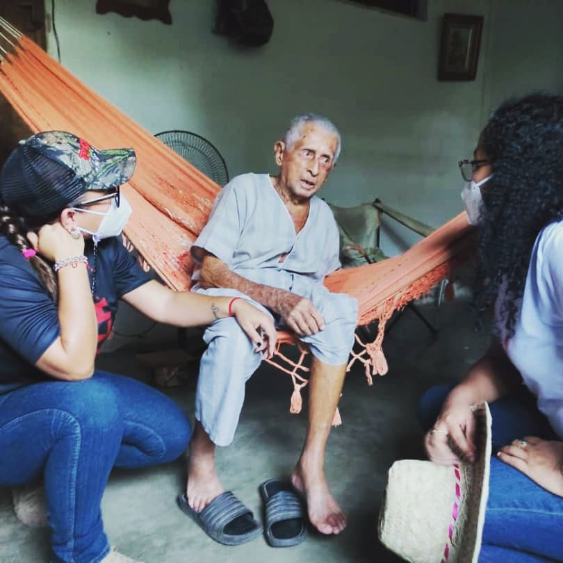 d_guzmanl's tweet photo. En la parroquia Libertad hay un pueblo cargado de amor y dispuesto junto @jaarreaza haremos la Revolución por la esperanza en #Barinas ... 
Seguimos casa a casa. 
@PartidoPSUV 
@dcabellor https://t.co/U1U6l9gAxA
