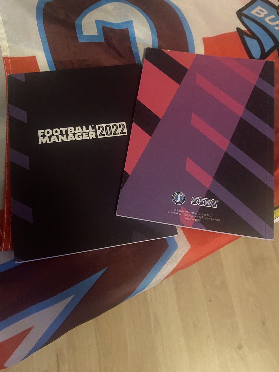 artnsport_off's tweet image. Concours #FM22 

Pour le nouvel an, j’offre à 3 personnes deux calepins Football Manager✨

Tente ta chance en :

- Suivre le compte @artnsport_off 
-Retweet et like la publication 

T.A.S le 1 janvier  |  Bonne chance 🙏