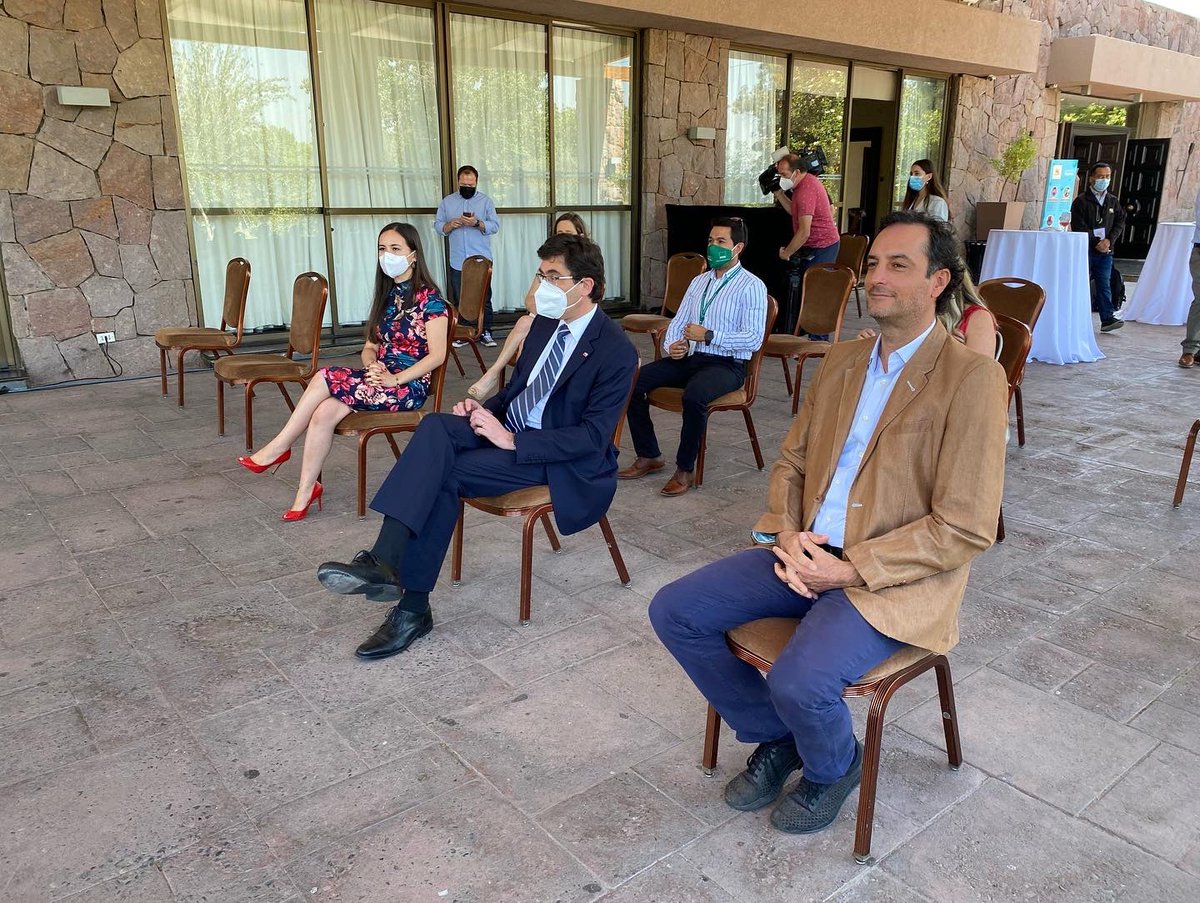 SeremiTrabajoRM's tweet photo. 🔹Llegamos hasta @CasaPiedra_cl con nuestra Seremi @valeriadiazq y @SubsePizarro a una actividad en materia de Seguridad Laboral, Pase de Movilidad y Ventilación. @MintrabChile @previsionsocial @PrevencionACHS @AsevechChile https://t.co/ebcHKJE65U