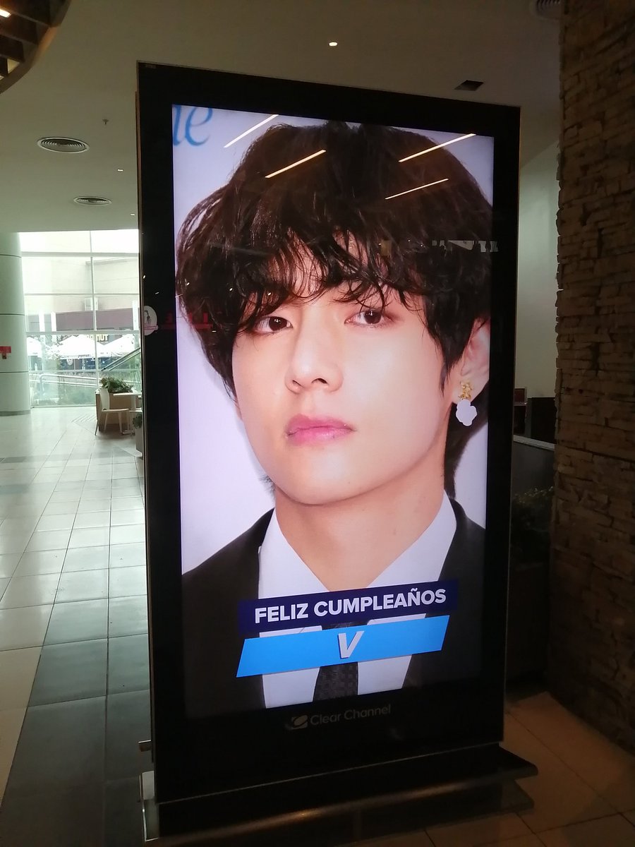 Nelyta_'s tweet photo. El más bello #HappyBirthdayTaehyung
#VClearChannel #Chile @clearchannelcl @BTS_twt https://t.co/2OJsK19nta