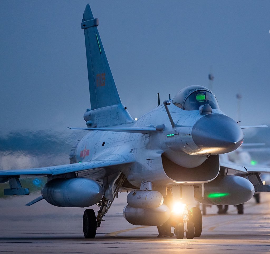 J-10. J 10 c. Chengdu j10 самолет. Китайский истребитель j-10. Истребитель j-10c пакистан.