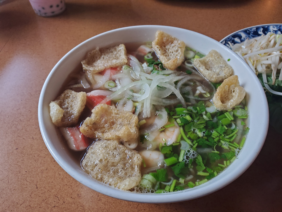 local food writer Josh Koerner rings in the new year with an exploration and explainer of local Thai food staple dishes to warm you up and cure your New Year's morning ailments

citypagesgreenbay.com/warm-dishes-ri…