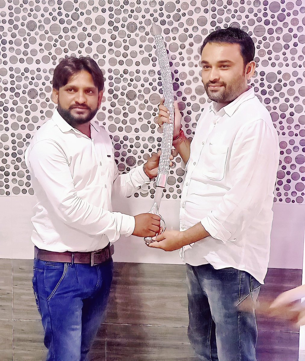 Dharmesh7352's tweet photo. યુવા નેતા @Vishwanathsinh Vaghela  ને યૂથ કોંગ્રેસના પ્રમુખ તરીકે નિયુક્ત થવા બદલ અનેક શુભકામન��ઓ.
આપના નેતૃત્વ હેઠળ યુથ કોંગ્રેસ સર્વે યુવા સાથીઓ સાથે મળીને ભાજપ સરકારની નાકામીઓ સામે વધુ મજબૂતાઈથી લડત આપશે.@Dipak_INC @Ravalkalpesh_s @IYC @HardikPatel_ https://t.co/KFWOeiOkpF