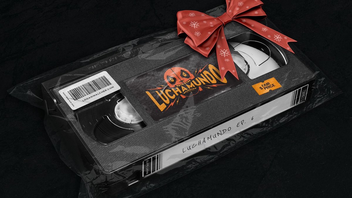 LuchamundoReal's tweet photo. Happy holidays! What was your favorite gift? https://t.co/qeJyOzR97z