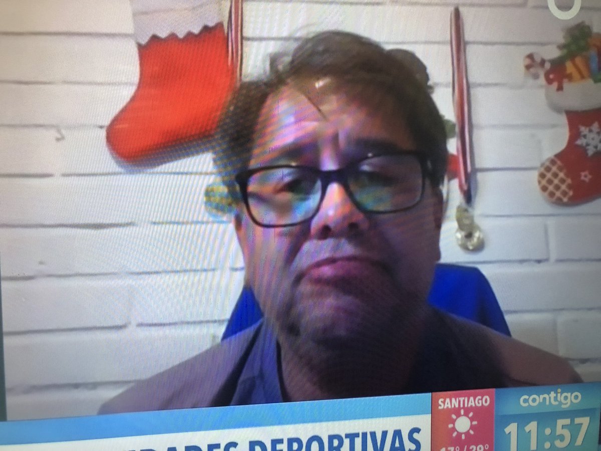 pachelloq's tweet photo. Con esta cara usted contrataría a un profesor? 😂😂😂
#ContigoEnLaManana #ContigoCHV  Sigan haciéndole consultas para que suelte lo que ha ganado en estos 30 años!! Miles de millones yo creo! 
#ONGDesarrollo #IntendenteGevera #Gevara https://t.co/6YyiXLY2l7