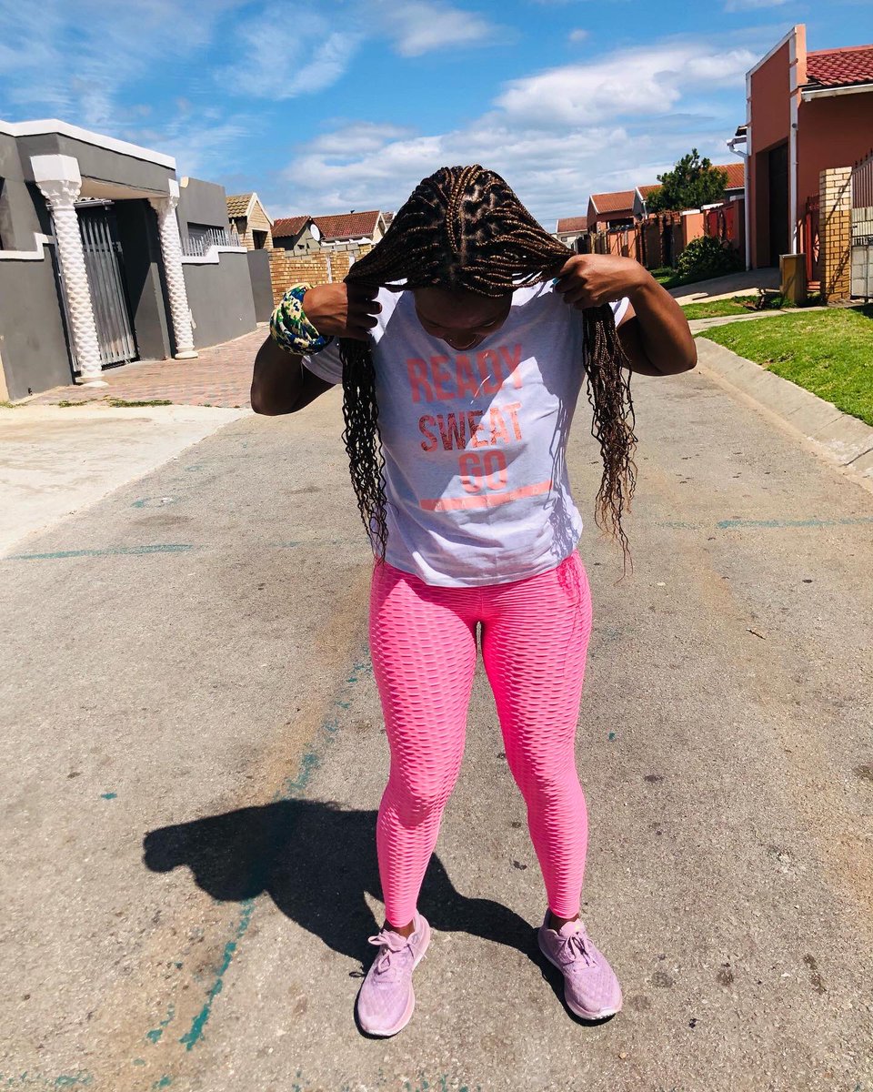 sixolisile_n's tweet photo. Day 6 💙✔️- Reached the set goal of 50KM…Last run of the year and taking a well deserved rest #TSFestive50 #HomeOfRunning #TSFestive50challenge #RunningWithLulubel #RunningwithTumiSole #FetchYourBody2021 #90dayswithoutsugar https://t.co/pd1OIjSHVo