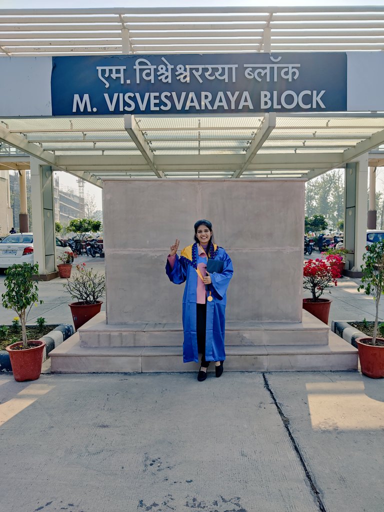 bhawna_paliwal_'s tweet image. Honoured to have been awarded the Director&apos;s Gold Medal at IIT Ropar for best all round performance. Starting as JEE aspirants to being able to think as researchers and engineers, the journey has been amazing! Thank you IIT Ropar, looking forward to going ahead as graduates!