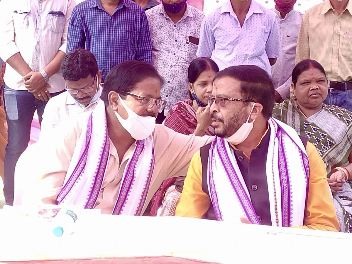 Suresh Pujari Office (@sureshpujariofc) on Twitter photo ପୂର୍ବତନ ବାଚସ୍ପତି, ପଶ୍ଚିମ ଓଡ଼ିଶା ବିକାଶ ପରିଷଦର ପୂର୍ବତନ ଅଧ୍ୟକ୍ଷ ତଥା ବିଧାୟକ କିଶୋର ମହାନ୍ତି ଙ୍କ ଆକସ୍ମିକ ବିୟୋଗରେ ମୁଁ ସ୍ତବ୍ଧ, ଦୁଃଖିତ ଏବଂ ଅତ୍ୟନ୍ତ ମର୍ମାହତ I
ଏଇ ସମୟରେ ମହାପ୍ରଭୁ ଜଗନ୍ନାଥ ଓ ମାଁ ସମଲେଶ୍ବରୀ ତାଙ୍କ ପରିବାରକୁ ସହାୟ ହୁଅନ୍ତୁ।
ତାଙ୍କର ଅମର ଆତ୍ମାର ସଦ୍ଗତି କାମନା କରୁଛି :<a href="/sureshkpujari/">Suresh Pujari</a> ପୂର୍ବତନ ବାଚସ୍ପତି, ପଶ୍ଚିମ ଓଡ଼ିଶା ବିକାଶ ପରିଷଦର ପୂର୍ବତନ ଅଧ୍ୟକ୍ଷ ତଥା ବିଧାୟକ କିଶୋର ମହାନ୍ତି ଙ୍କ ଆକସ୍ମିକ ବିୟୋଗରେ ମୁଁ ସ୍ତବ୍ଧ, ଦୁଃଖିତ ଏବଂ ଅତ୍ୟନ୍ତ ମର୍ମାହତ I
ଏଇ ସମୟରେ ମହାପ୍ରଭୁ ଜଗନ୍ନାଥ ଓ ମାଁ ସମଲେଶ୍ବରୀ ତାଙ୍କ ପରିବାରକୁ ସହାୟ ହୁଅନ୍ତୁ।
ତାଙ୍କର ଅମର ଆତ୍ମାର ସଦ୍ଗତି କାମନା କରୁଛି :<a href="/sureshkpujari/">Suresh Pujari</a>