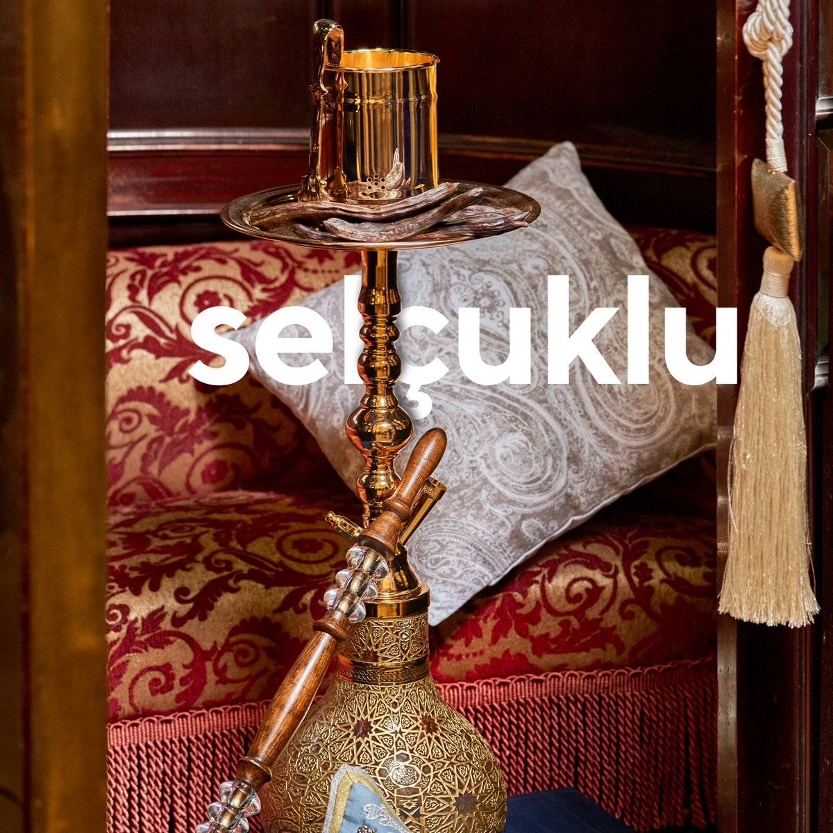 Balkanlar, Orta Doğu ve Güney Asya’ya özgü geleneksel bir tütün içme aracı olan Nargile, Selçuklu desenleriyle yorumlandı.

#eviniyihali #decorium #yaşam #life #gild #handmade