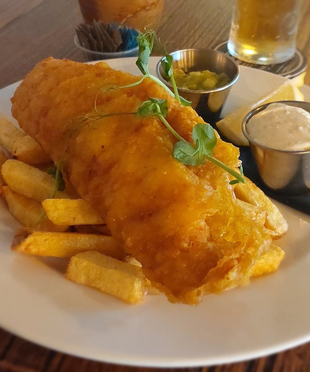 MarkyDub's tweet photo. #themapletree #saggart https://t.co/IwWIJxBS0x