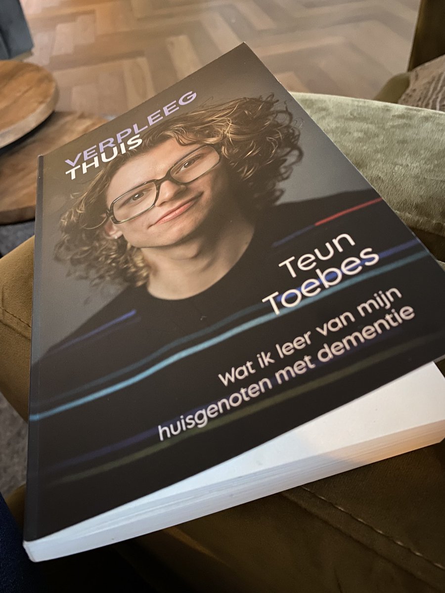 fpvanooyen's tweet photo. Geweldig boek om eens tijd voor te nemen, petje af @TeunToebes voor de teksten. Kwam af en toe keihard binnen 🙏🏽 pagina 150 😢 #verpleegthuis #teuntoebes https://t.co/tjqB2G9CF1
