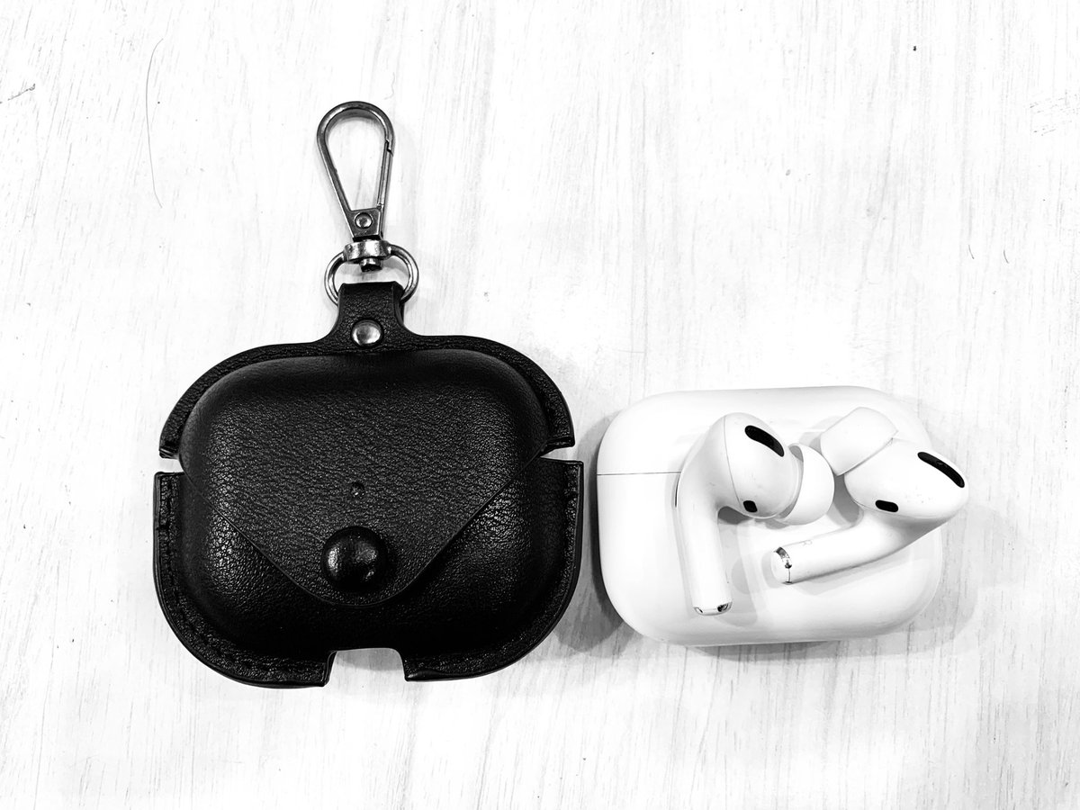 iTakeNepal's tweet photo. lather bag for Airpods Pro
WhatsApp: 9867976836 https://t.co/XAdGTuDIYL