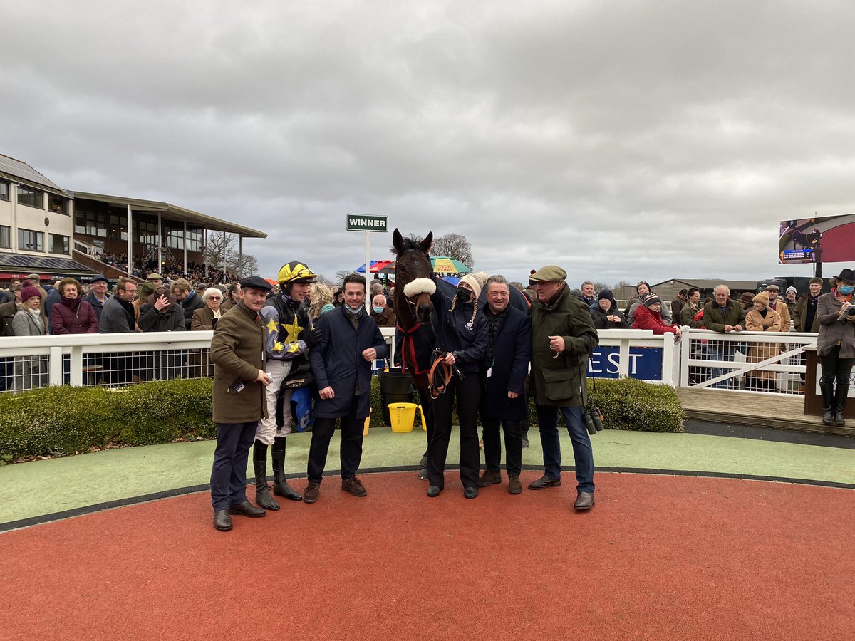 PFNicholls's tweet photo. A commanding performance from Rainyday Woman who wins the Listed mares novice hurdle at Taunton under a brilliant front running ride from Harry. Very well done to her owner Steve White &amp; son Oli, also to Beth &amp; Holly who work with her at home.. #trebleup #95 https://t.co/maOlc4sV3v