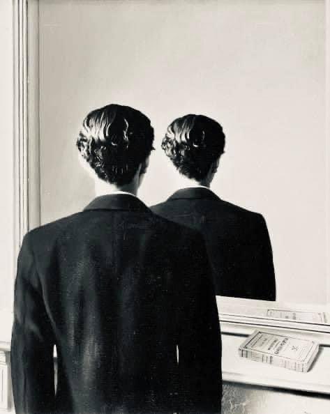 horaciogennari's tweet photo. Qué has hecho en el año que termina que merezca ser contado a hijos y nietos en 20-30 años?
#TheConnectedMan #Arts #Science #Magritte https://t.co/4mfjLZIiX9