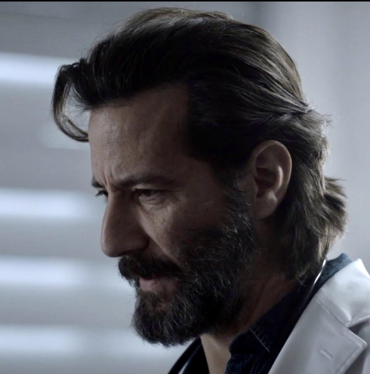 cusickgallery's tweet photo. Throwback to 2019 #DrJonasLear and #ThePassage
His bedside manner would make anyone feel better! We miss him β₯οΈ #HenryIanCusick #TBT https://t.co/iO1io8jswx