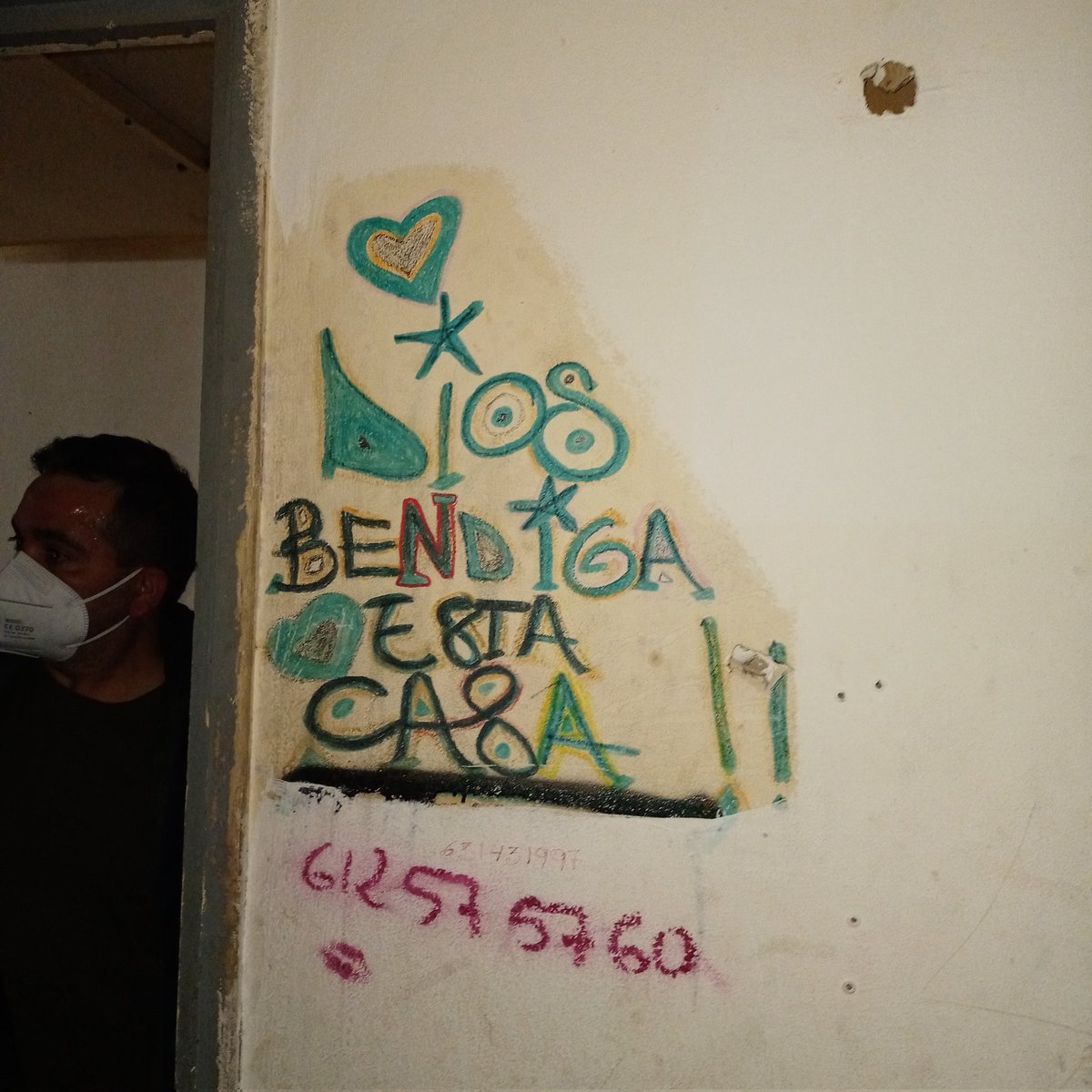 PoliBalcon's tweet photo. Una vegada "botiguers" fora, mireu com ha quedat la "botigueta d proximitat" oberta 24h dl #poblesec al carrer Piquer 26  @BCN_SantsMont #narcolocal #foraxusma #leyantiocupas #laforçadelsveïns VERGONYA senyors jutges dls collons @justiciacat MESOS aguantant aqsta purria, MESOS https://t.co/RRSHAQcRiX